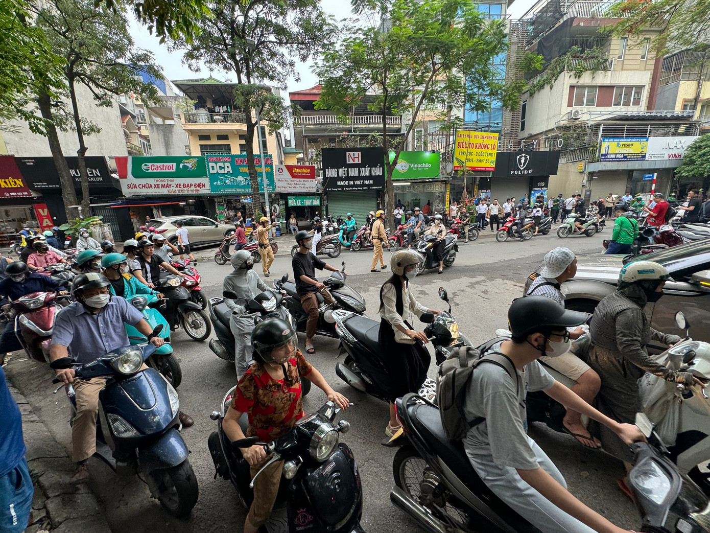 Hiện trường vụ cháy nằm trong ngõ 119 phố Trung Kính.