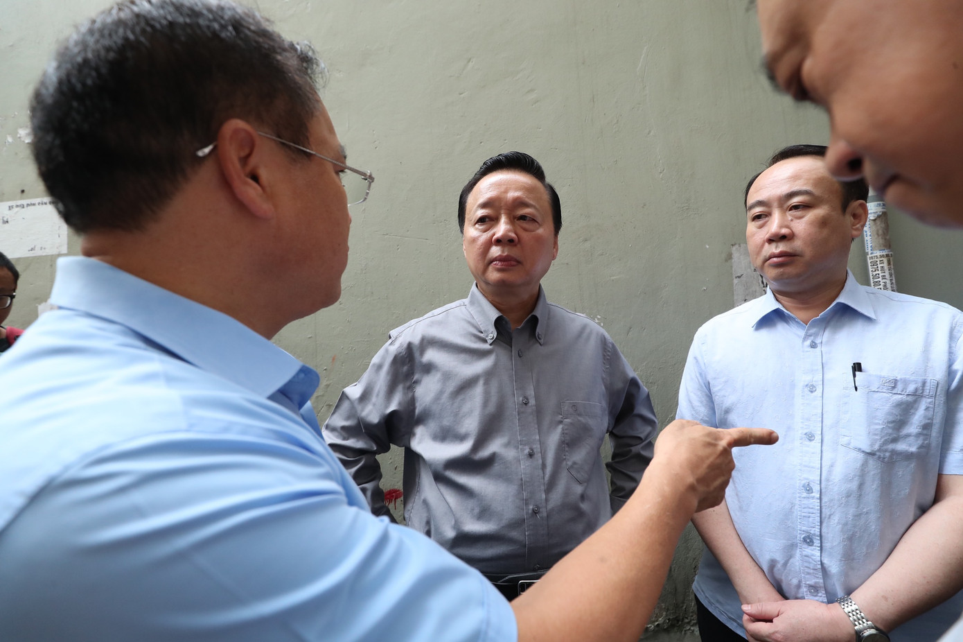 Phó Thủ Tướng Trần Hồng Hà cùng lãnh đạo TP. Hà Nội tới hiện trường vụ cháy trên phố Trung Kính sáng ngày 24/5.