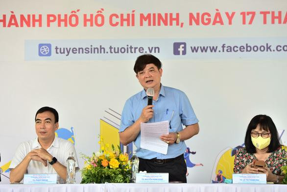 TS Nguyễn Mạnh Hùng, Chuyên viên chính, Vụ Giáo dục Đại học (Bộ GD – ĐT) chia sẻ những thông tin mới nhất liên quan đến kỳ thi tốt nghiệp THPT và tuyển sinh đại học năm nay - Ảnh: DUYÊN PHAN.