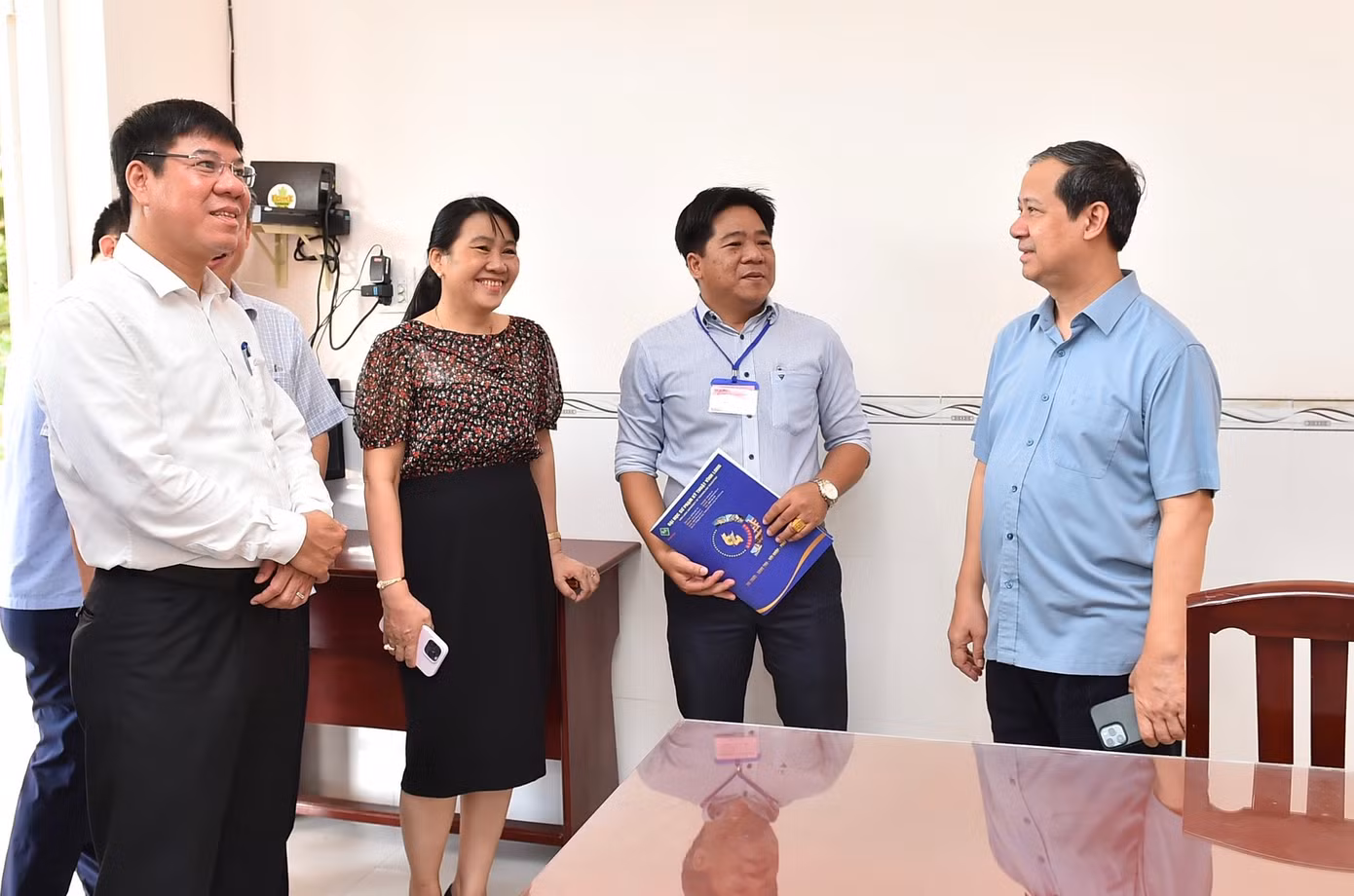 Bộ trưởng Nguyễn Kim Sơn kiểm tra chuẩn bị thi tốt nghiệp THPT tại tỉnh Hậu Giang.