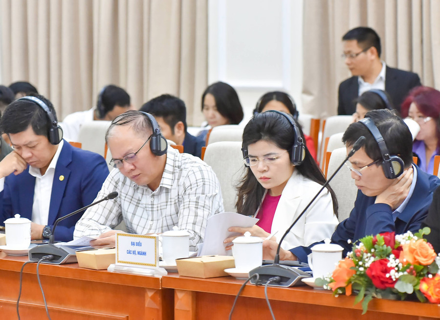 Các chuyên gia tại Hội thảo. Ảnh: MOET