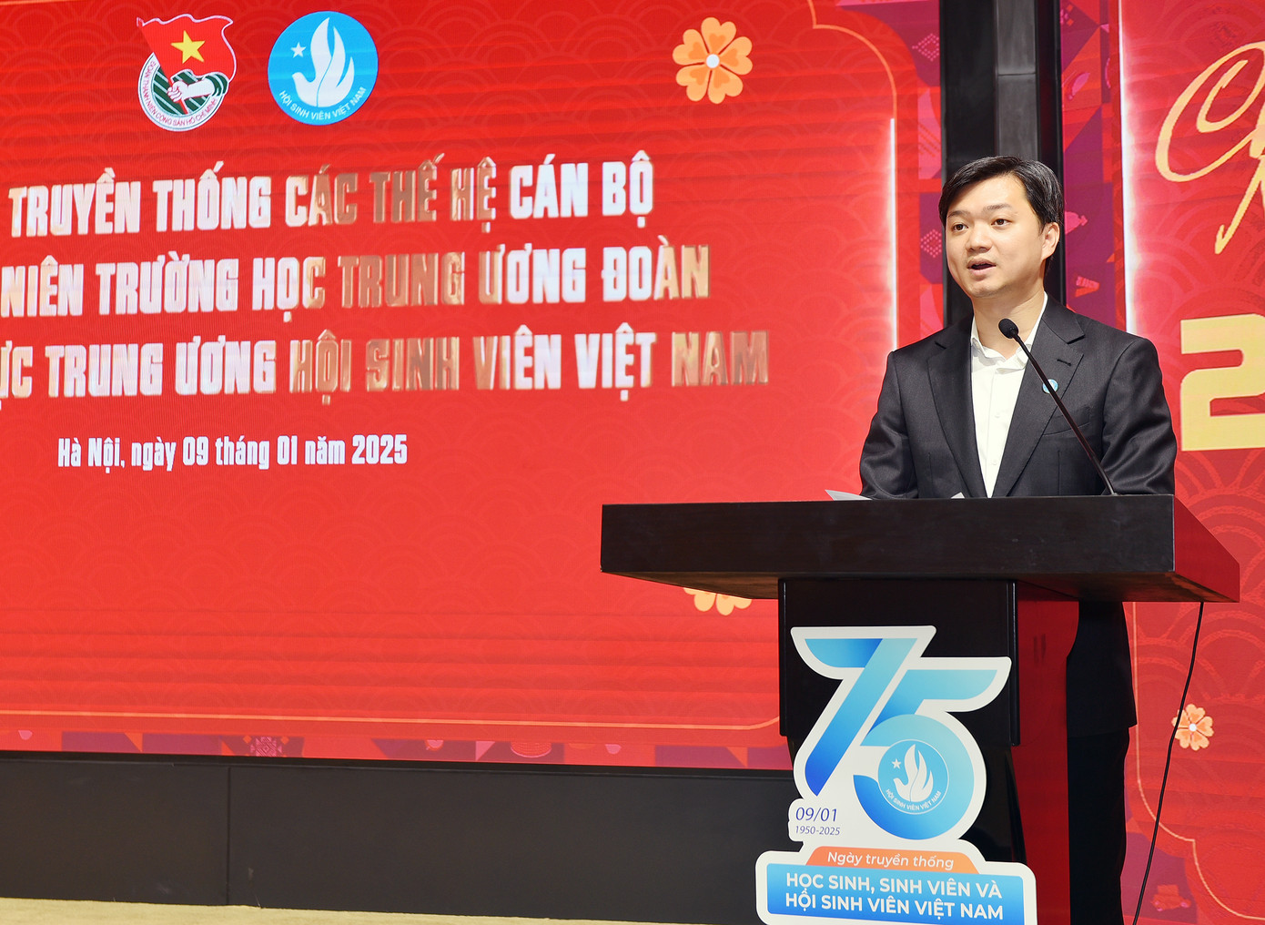 Anh Nguyễn Minh Triết - Bí thư T.Ư Đoàn, Chủ tịch T.Ư Hội Sinh viên Việt Nam phát biểu tại chương trình. Anh Nguyễn Minh Triết - Bí thư T.Ư Đoàn, Chủ tịch T.Ư Hội Sinh viên Việt Nam phát biểu tại chương trình.