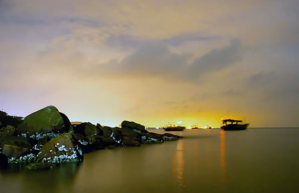 Ngắm biển đêm tại Đảo Hòn Dấu (Đồ Sơn, TP. Hải Phòng).