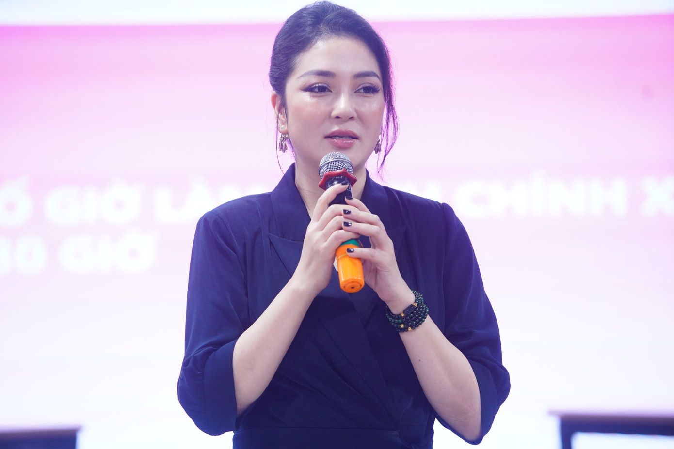 Hoa hậu Nguyễn Thị Huyền. Hoa hậu Nguyễn Thị Huyền.