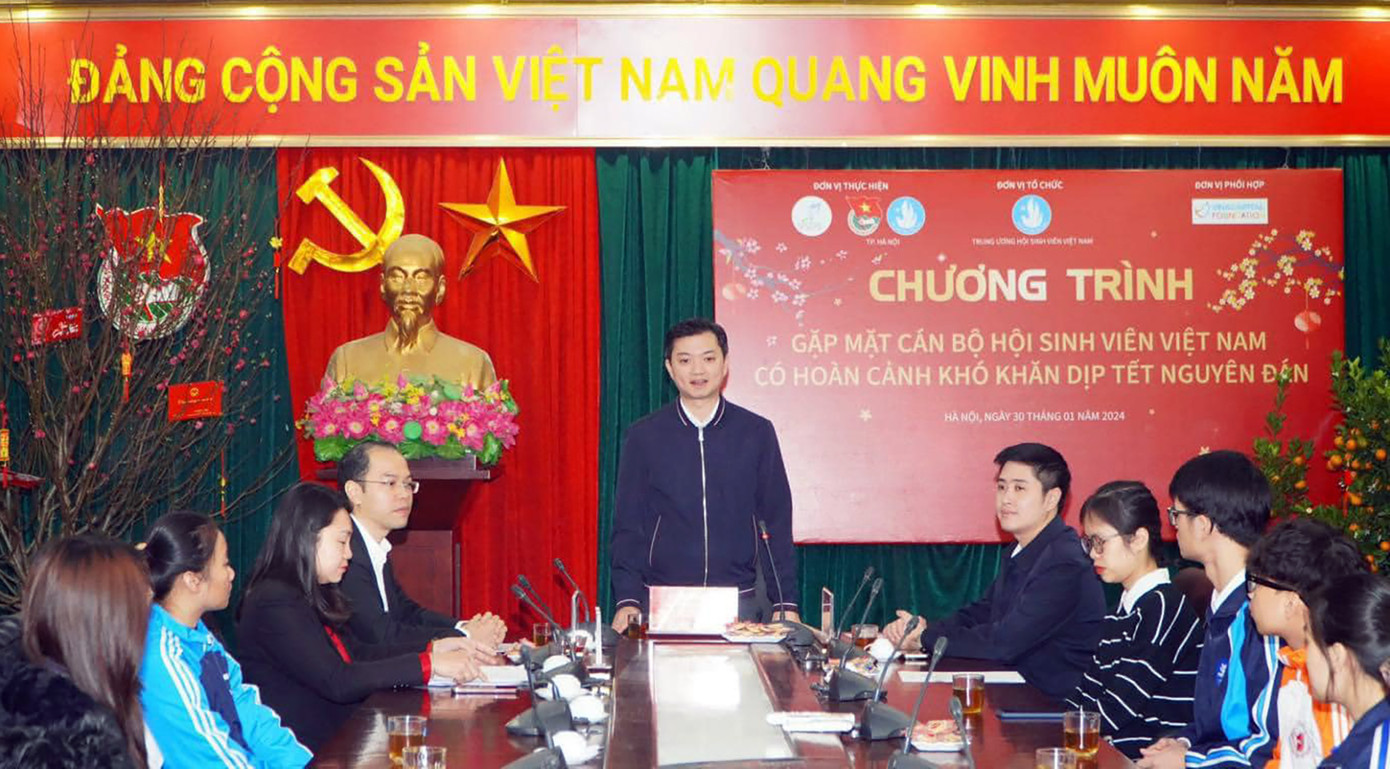 Anh Nguyễn Minh Triết - Bí thư T.Ư Đoàn, Chủ tịch T.Ư Hội Sinh viên Việt Nam phát biểu tại chương trình.