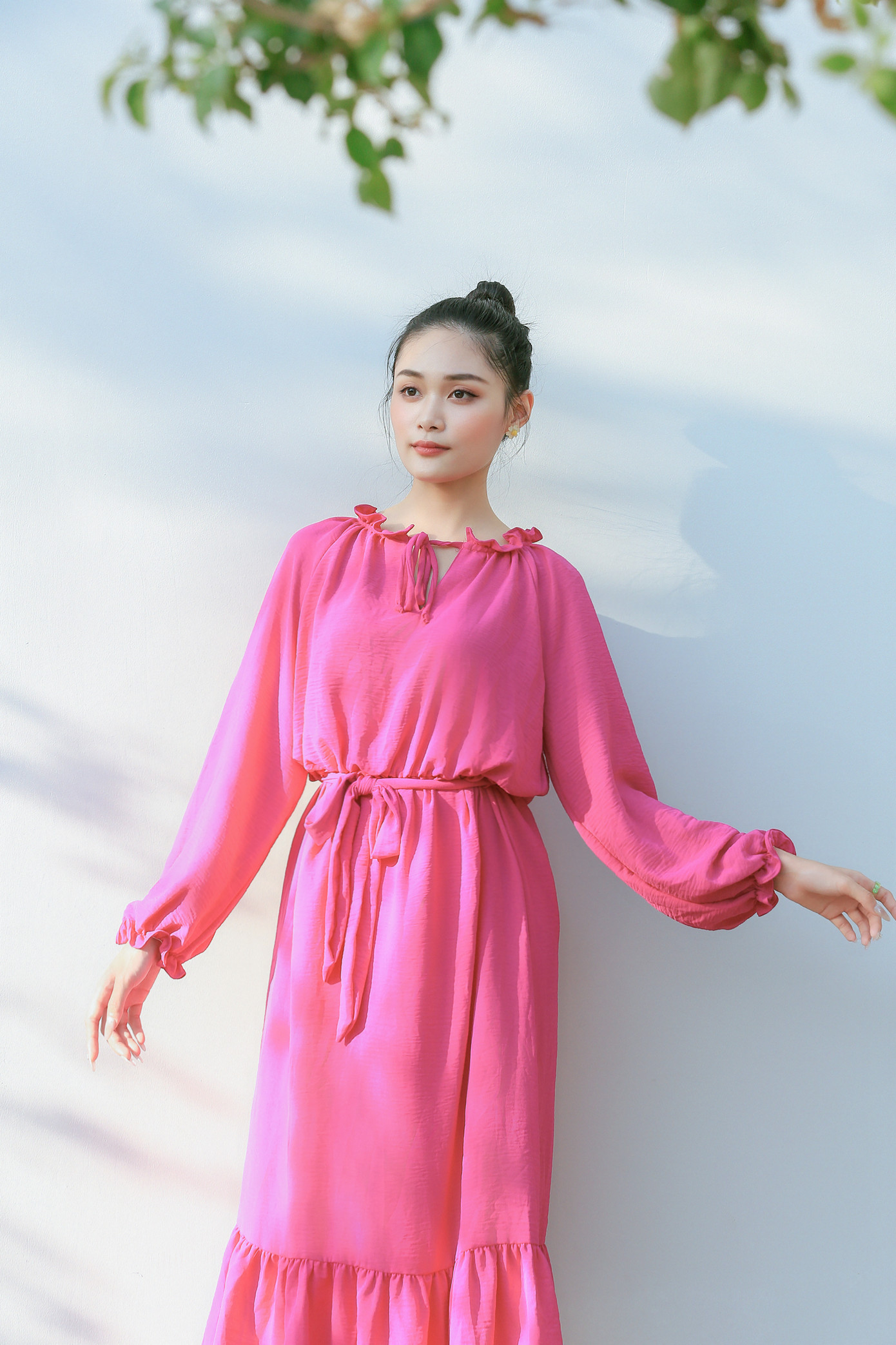 Tại vòng thi này, các thí sinh sẽ được tham gia các hoạt động trải nghiệm và thăm di tích lịch sử - văn hóa của Thành phố; tranh tài hùng biện tiếng Anh và thuyết trình dự án tình nguyện; cùng các chương trình tập luyện kỹ năng ứng xử, phong thái trình diễn để xứng đáng là đại diện cho vẻ đẹp của sự thông minh của nữ sinh viên Việt Nam.