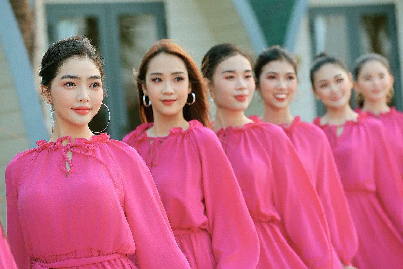 Trải qua vòng Sơ khảo và Bán kết tại 4 tỉnh, thành phố gồm: Hà Nội, Đà Nẵng, TP. Hồ Chí Minh và tỉnh Thừa Thiên - Huế, Ban Giám khảo đã lựa chọn ra 39 thí sinh xuất sắc nhất lọt vào vòng Chung kết Cuộc thi Hoa khôi Sinh viên Việt Nam 2023 diễn ra từ 11 - 17/1, tại TP. Hồ Chí Minh.