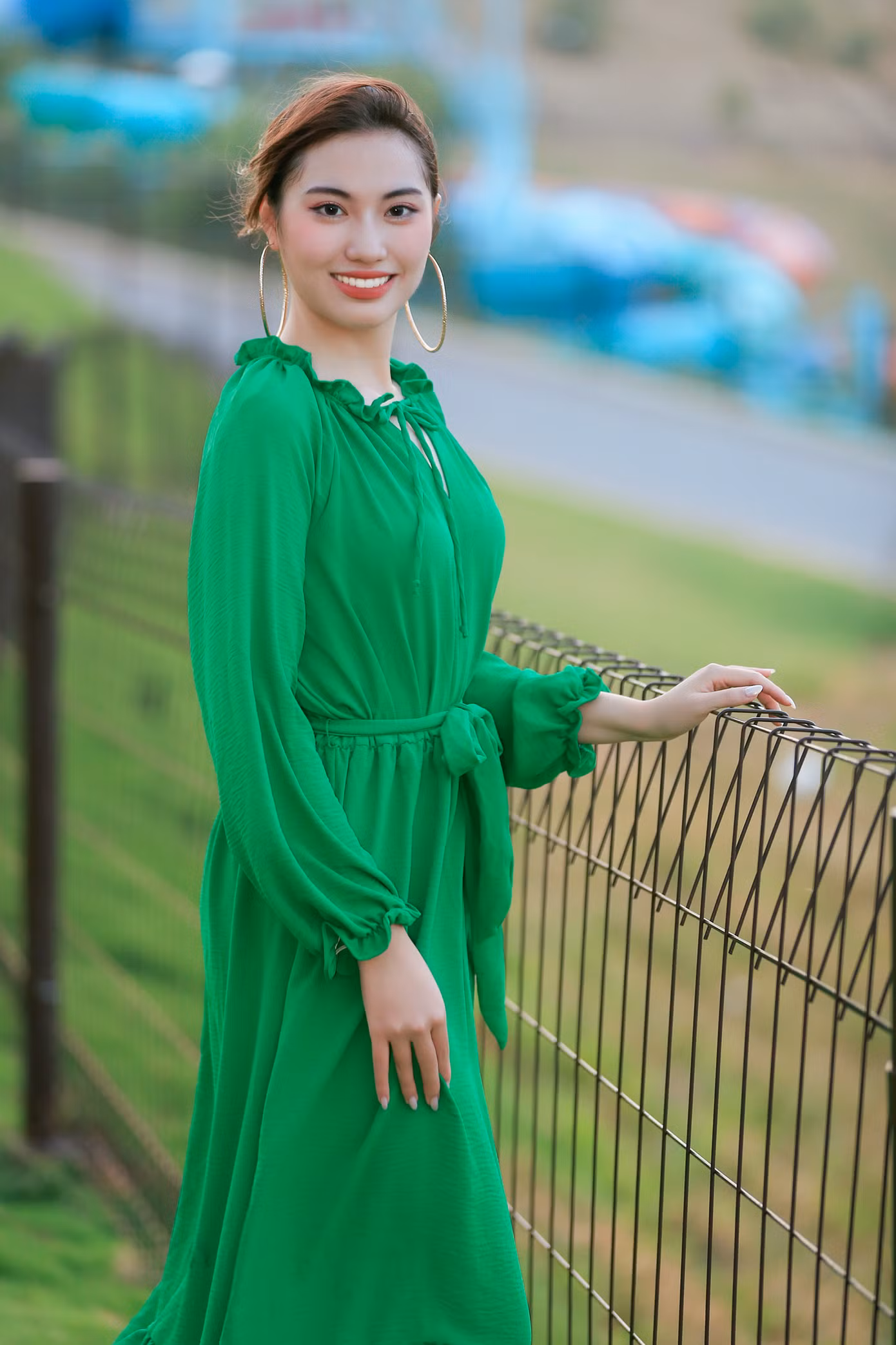 Tại vòng thi này, các thí sinh sẽ được tham gia các hoạt động trải nghiệm và thăm di tích lịch sử - văn hóa của Thành phố; tranh tài hùng biện tiếng Anh và thuyết trình dự án tình nguyện; cùng các chương trình tập luyện kỹ năng ứng xử, phong thái trình diễn để xứng đáng là đại diện cho vẻ đẹp của sự thông minh của nữ sinh viên Việt Nam.