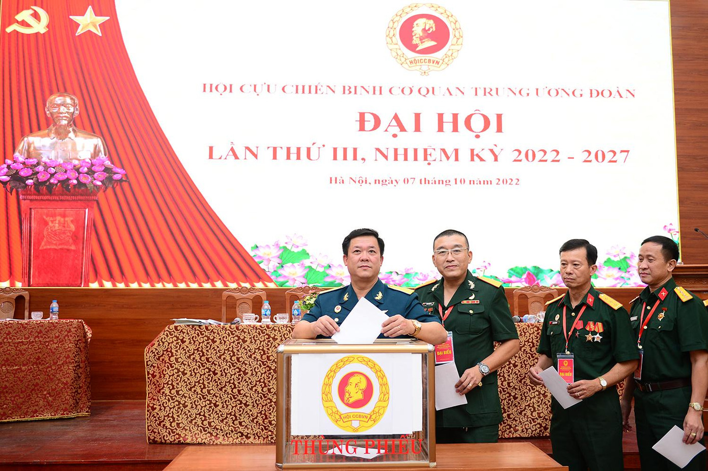 Tại hội nghị lần thứ nhất, BCH Hội CCB Cơ quan T.Ư Đoàn đã bầu đồng chí Hoàng Minh Tuấn làm Chủ tịch Hội; bầu đồng chí Nguyễn Viễn Đông và Phùng Ngọc Tú làm Phó Chủ tịch Hội khoá III, nhiệm kỳ 2022 -2227. Tại hội nghị lần thứ nhất, BCH Hội CCB Cơ quan T.Ư Đoàn đã bầu đồng chí Hoàng Minh Tuấn làm Chủ tịch Hội; bầu đồng chí Nguyễn Viễn Đông và Phùng Ngọc Tú làm Phó Chủ tịch Hội khoá III, nhiệm kỳ 2022 -2227.