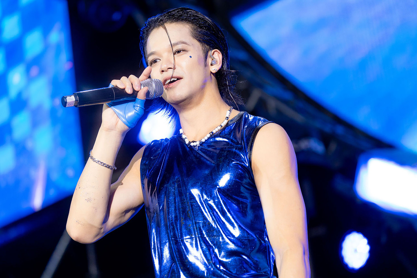 Sân khấu COLORSTORM bùng nổ với những phần trình diễn đầy năng lượng của nam nghệ sĩ (S)TRONG Trọng Hiếu.