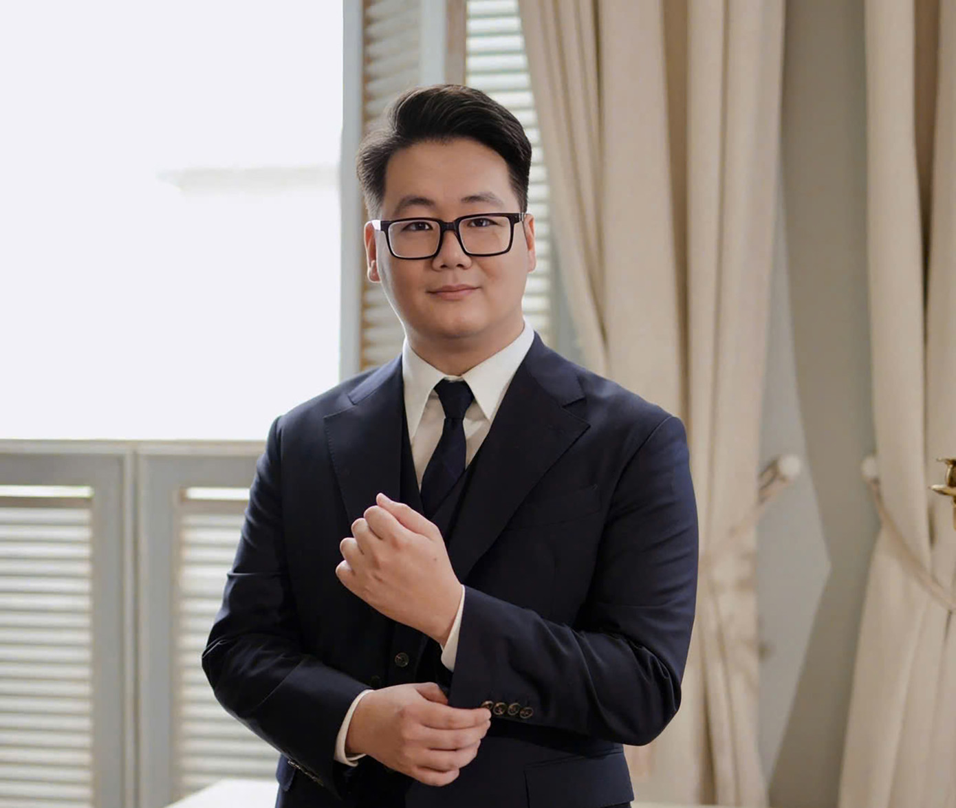 Hoàng Khắc Hiếu – Tập đoàn Công nghiệp - Viễn thông Quân đội. Hoàng Khắc Hiếu là người đi đầu trong việc áp dụng công nghệ mới vào sản xuất, giúp thúc đẩy năng suất và hiệu quả trong ngành.