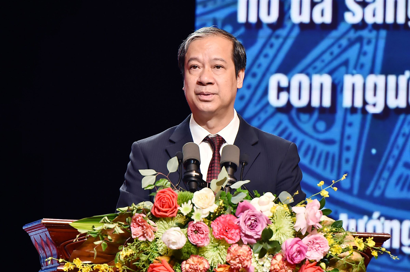 Bộ trưởng Bộ GD - ĐT Nguyễn Kim Sơn phát biểu tại chương trình. Bộ trưởng Bộ GD - ĐT Nguyễn Kim Sơn phát biểu tại chương trình.