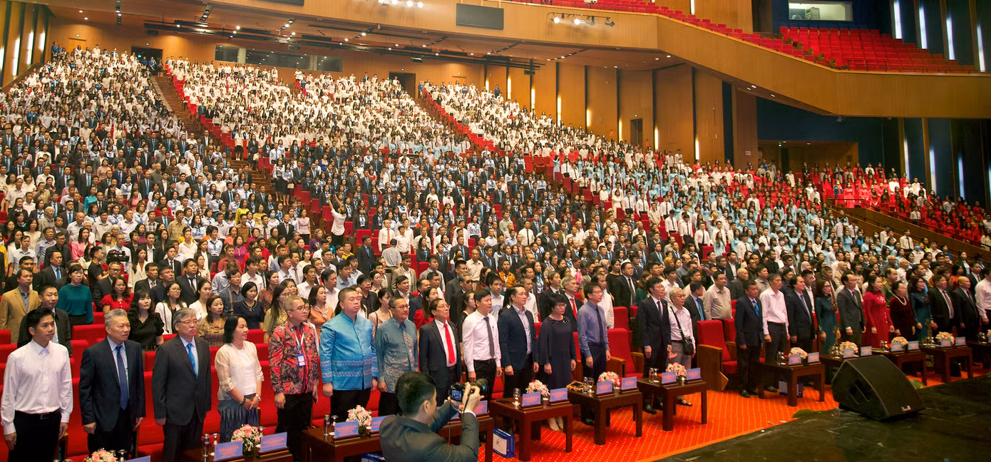 Chương trình có sự tham dự của lãnh đạo các bộ, ban, ngành, cùng giáo viên, sinh viên nhà trường. Chương trình có sự tham dự của lãnh đạo các bộ, ban, ngành, cùng giáo viên, sinh viên nhà trường.