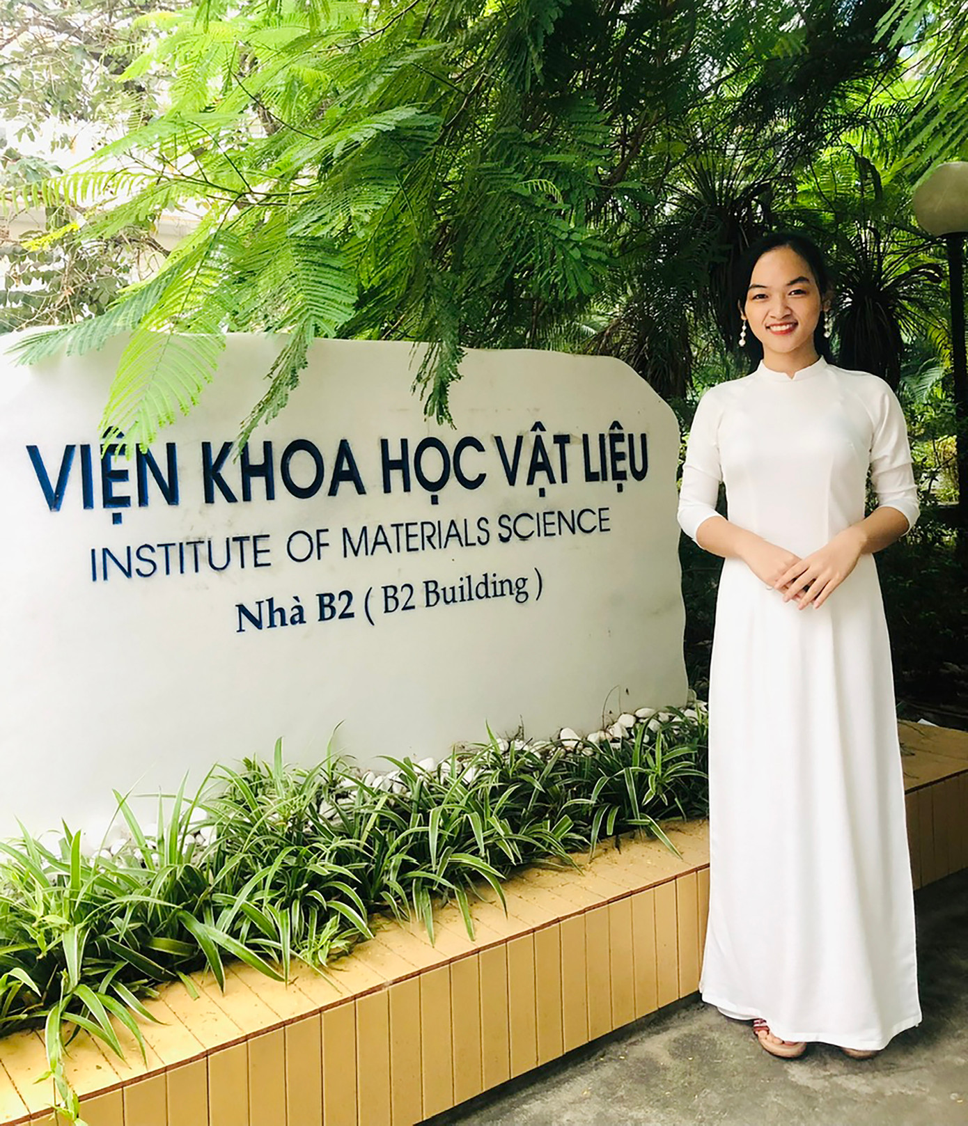 Hoàng Thị Hồng Nga - Thủ khoa kép đầu vào và đầu ra ngành Công nghệ Nông nghiệp, trường ĐH Công nghệ (ĐHQG Hà Nội). Hoàng Thị Hồng Nga - Thủ khoa kép đầu vào và đầu ra ngành Công nghệ Nông nghiệp, trường ĐH Công nghệ (ĐHQG Hà Nội).