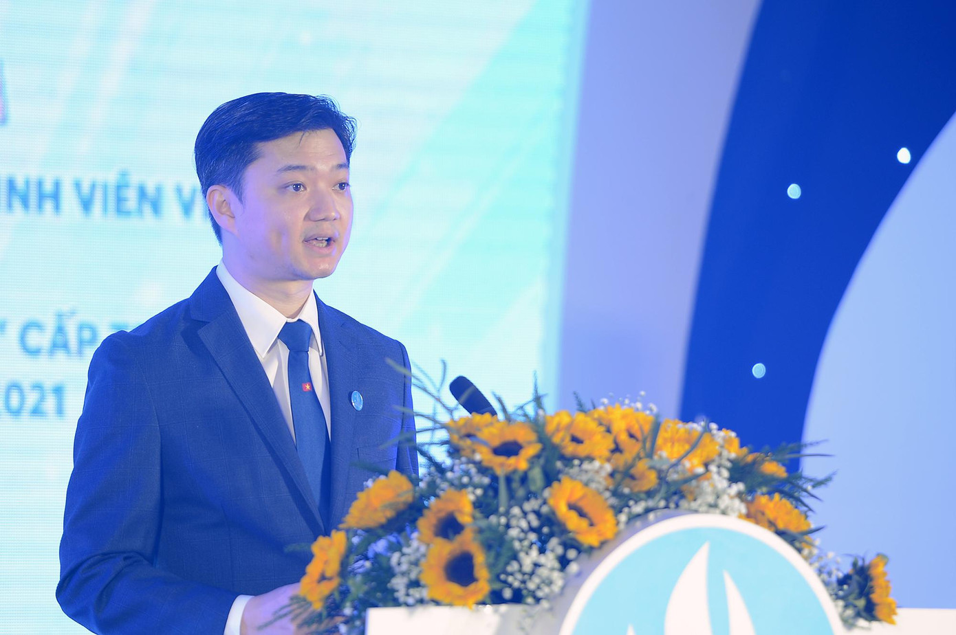 Anh Nguyễn Minh Triết - Bí thư T.Ư Đoàn, Chủ tịch T.Ư Hội Sinh viên Việt Nam đọc diễn văn kỷ niệm 72 năm Ngày truyền thống học sinh, sinh viên và Hội Sinh viên Việt Nam. Anh Nguyễn Minh Triết - Bí thư T.Ư Đoàn, Chủ tịch T.Ư Hội Sinh viên Việt Nam đọc diễn văn kỷ niệm 72 năm Ngày truyền thống học sinh, sinh viên và Hội Sinh viên Việt Nam.