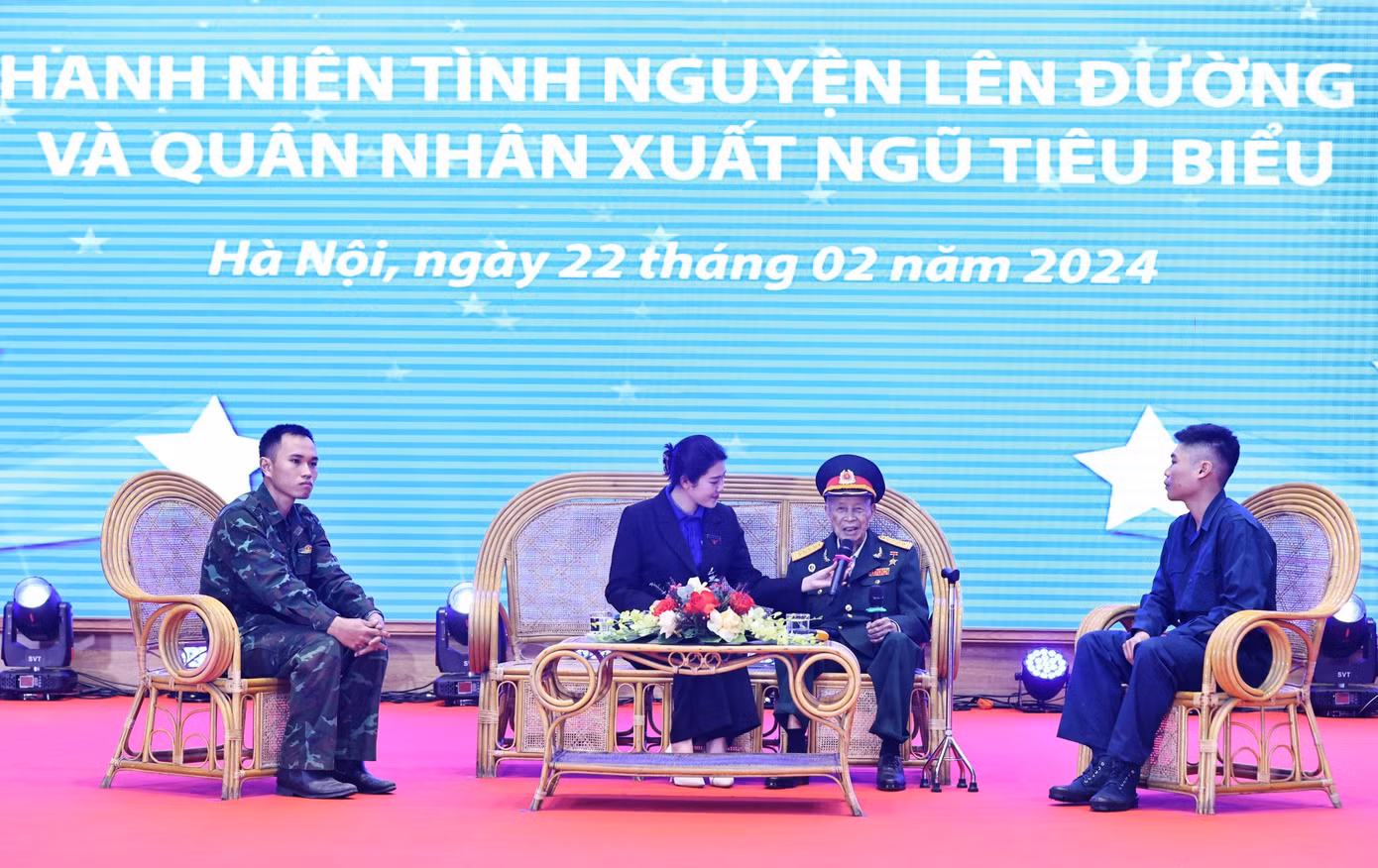 Anh hùng Lực lượng vũ trang nhân dân La Văn Cầu truyền lửa cho thế hệ trẻ tại chương trình.