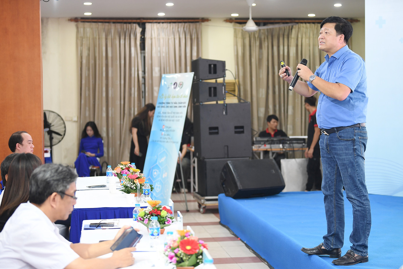 Talkshow nhằm giải quyết thực trạng, nhận diện các vấn đề liên quan và cung cấp giải pháp phòng tránh để hỗ trợ HSSV. Talkshow nhằm giải quyết thực trạng, nhận diện các vấn đề liên quan và cung cấp giải pháp phòng tránh để hỗ trợ HSSV.