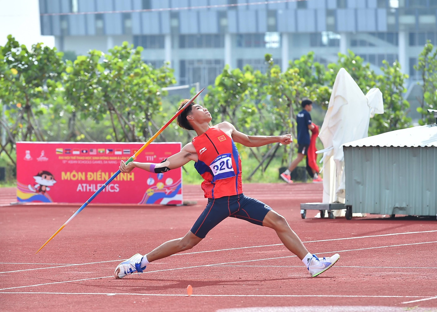 Các VĐV học sinh Đông Nam Á ghi lại những khoảnh khắc bên nhau tại Đại hội.