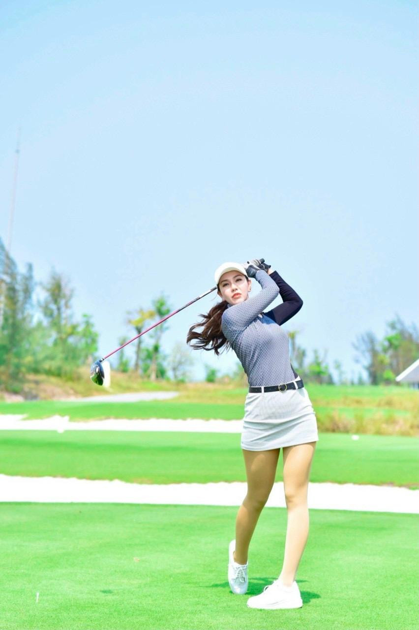 Thường xuyên được tham gia, cọ sát tại các giải đấu, Hải Anh có niềm đam mê golf rất lớn.