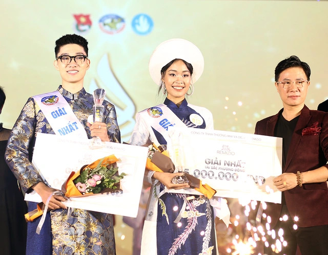 Tạ Quang Huy (khoa Công nghệ thông tin, trường ĐH Phương Đông) đã xuất sắc vượt qua các thí sinh khác để chiến thắng trong cuộc thi Tài sắc Phương Đông năm 2020.