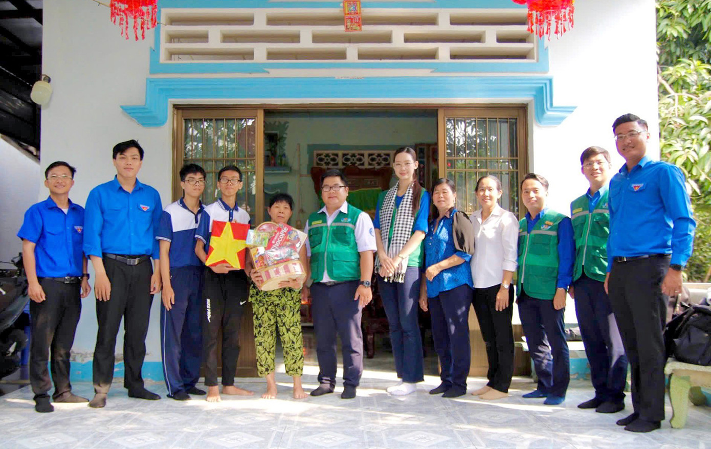 Chiến dịch "Phục hồi di ảnh – Dựng lại dáng hình non sông" của trường ĐH Khoa học Tự nhiên (ĐHQG TP. HCM). Chiến dịch "Phục hồi di ảnh – Dựng lại dáng hình non sông" của trường ĐH Khoa học Tự nhiên (ĐHQG TP. HCM).