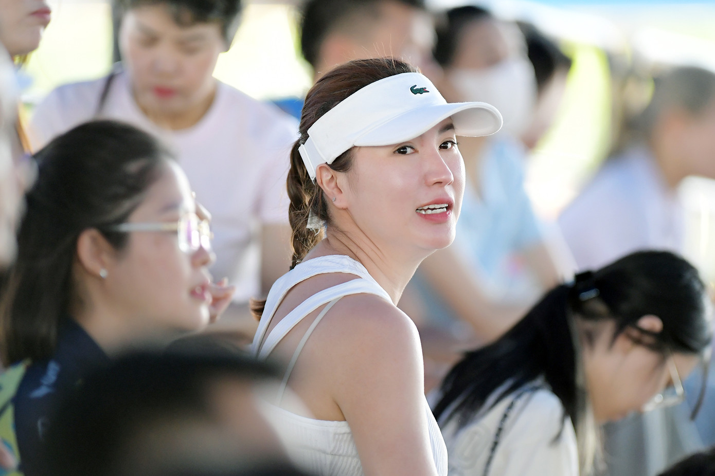 Các vận động viên rạng ngời trên khán đài. Các vận động viên rạng ngời trên khán đài.