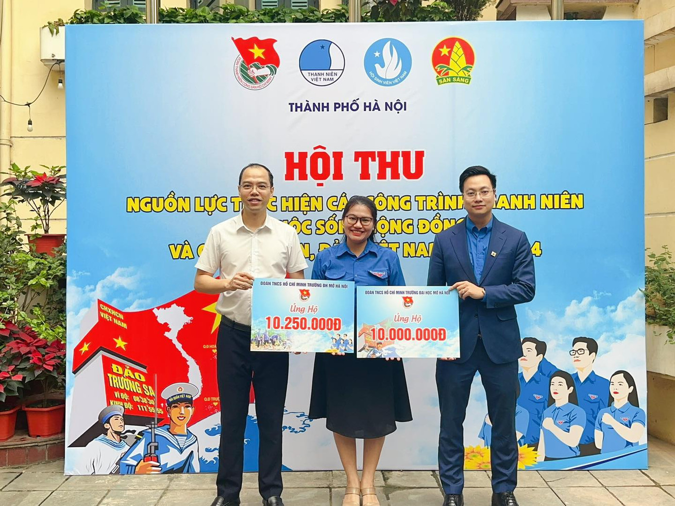 Sinh viên trường ĐH Mở Hà Nội ủng hộ nguồn lực thực hiện các công trình thanh niên và Quỹ vì biển đảo Việt Nam năm 2024. Sinh viên trường ĐH Mở Hà Nội ủng hộ nguồn lực thực hiện các công trình thanh niên và Quỹ vì biển đảo Việt Nam năm 2024.