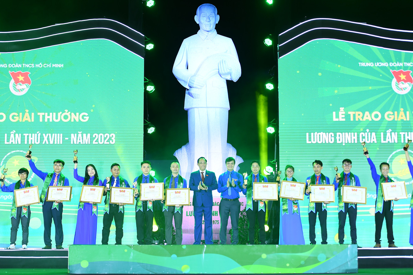 Các gương thanh niên đoạt Giải thưởng Lương Định Của năm 2023.