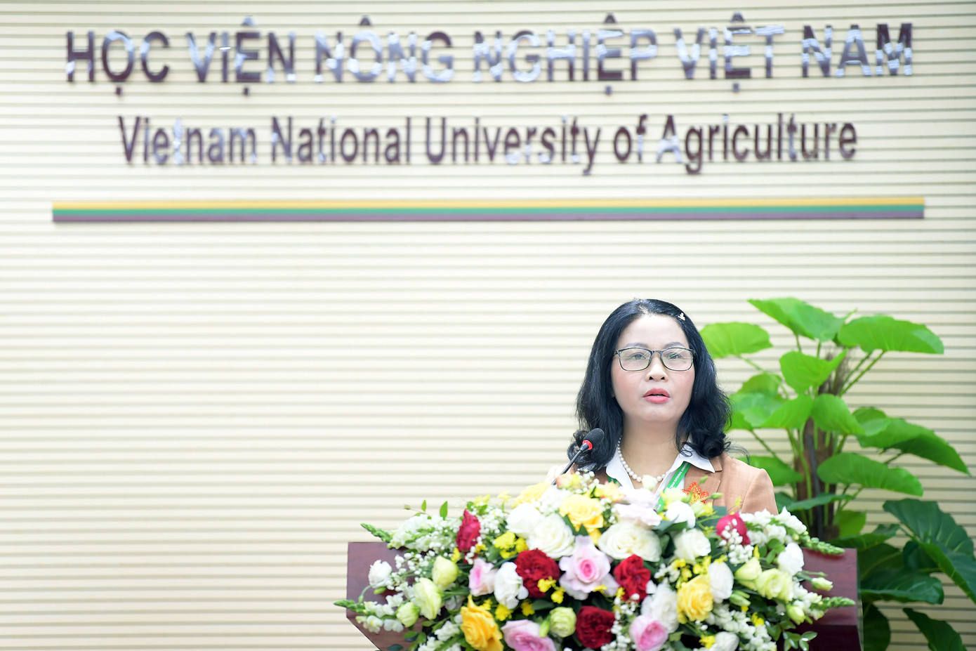 GS. TS Nguyễn Thị Lan - Giám đốc Học viện Nông nghiệp Việt Nam phát biểu tại Hội nghị. GS. TS Nguyễn Thị Lan - Giám đốc Học viện Nông nghiệp Việt Nam phát biểu tại Hội nghị.