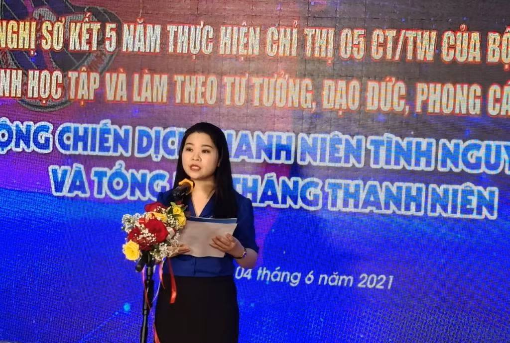 Đồng chí Bí thư Thành đoàn Hà Nội phát biểu tại chương trình
