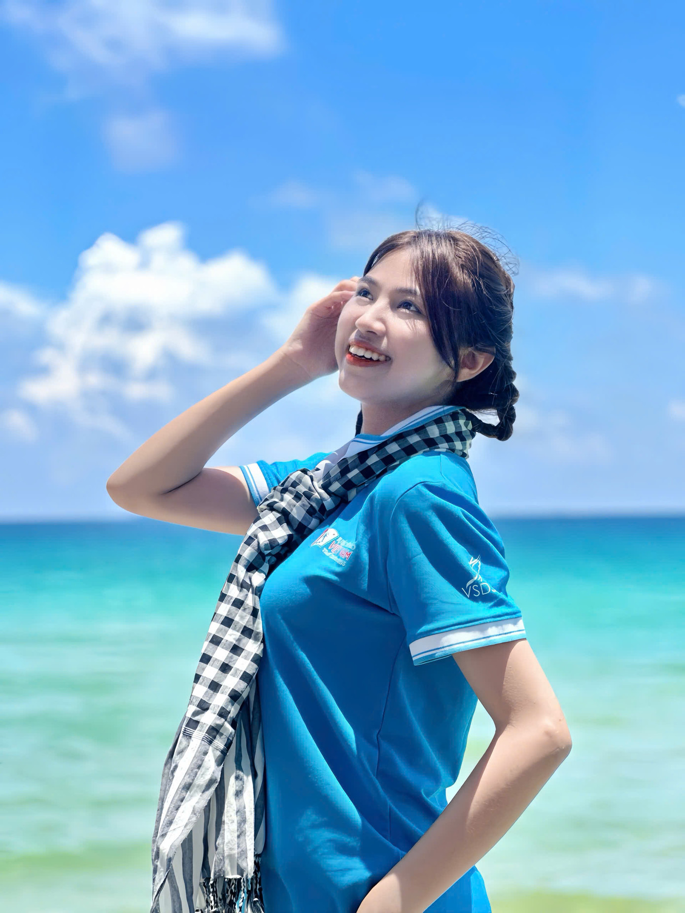 Là Chủ nhiệm CLB ‘Sinh viên 5 tốt’ trường ĐH Bình Dương, Thùy Linh đã và đang tạo ra nhiều chương trình ý nghĩa.