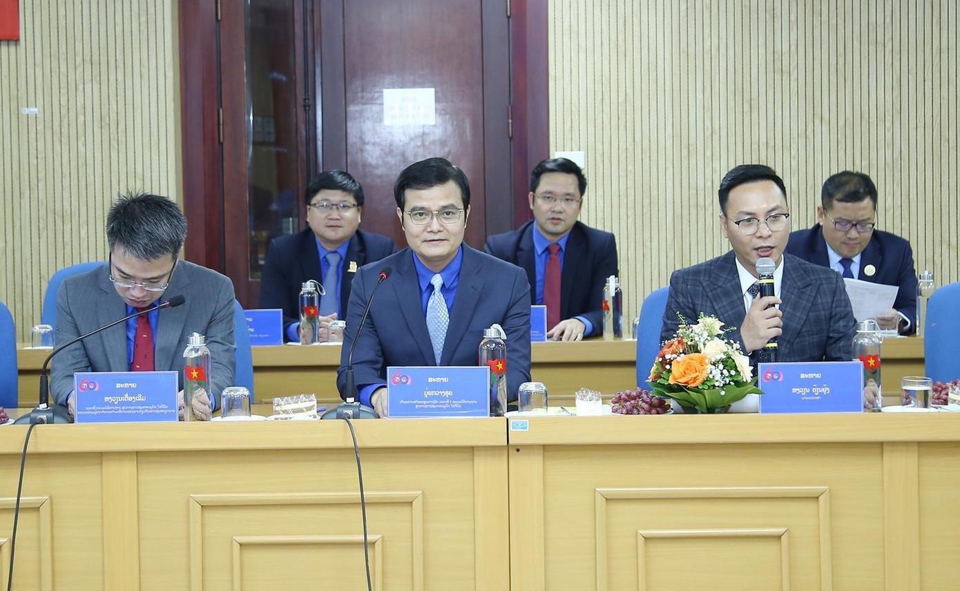 Anh Bùi Quang Huy, Ủy viên dự khuyết T.Ư Đảng Cộng sản Việt Nam, Bí thư thứ nhất T.Ư Đoàn TNCS Hồ Chí Minh phát biểu tại Hội đàm. Anh Bùi Quang Huy, Ủy viên dự khuyết T.Ư Đảng Cộng sản Việt Nam, Bí thư thứ nhất T.Ư Đoàn TNCS Hồ Chí Minh phát biểu tại Hội đàm.