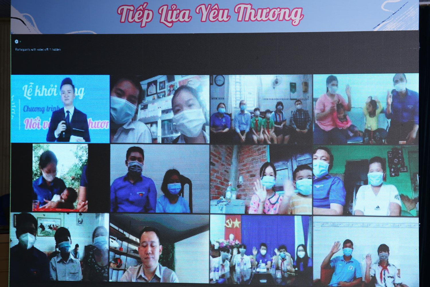 Tại buổi lễ phát động chương trình cộng đồng "Nối vòng tay thương", nhằm tiếp tục chăm lo, hỗ trợ trẻ em mồ côi do đại dịch COVID-19, T.Ư Đoàn cho biết tất cả những trẻ em mồ côi do COVID-19 sẽ được chăm lo, bảo trợ đến năm 18 tuổi. Tại buổi lễ phát động chương trình cộng đồng "Nối vòng tay thương", nhằm tiếp tục chăm lo, hỗ trợ trẻ em mồ côi do đại dịch COVID-19, T.Ư Đoàn cho biết tất cả những trẻ em mồ côi do COVID-19 sẽ được chăm lo, bảo trợ đến năm 18 tuổi.