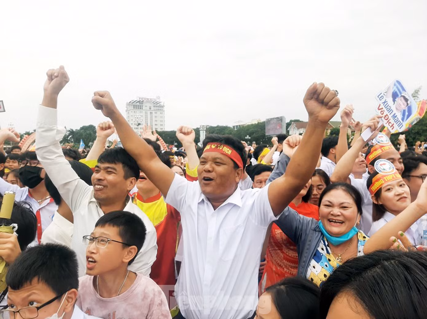 Không khí sôi động tại trường quay và điểm cầu quảng trường Lam Sơn (tỉnh Thanh Hoá). Ảnh: NHƯ Ý - HOÀNG LAM