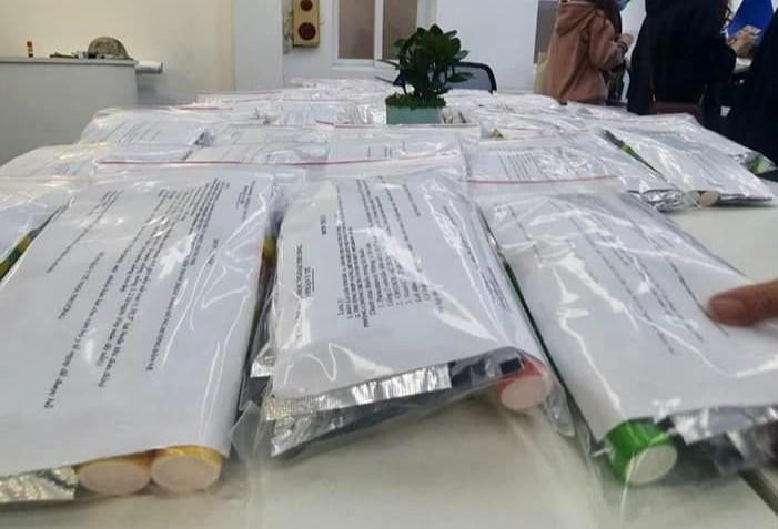 Thuốc điều trị COVID-19 còn được nhà trường chuẩn bị sẵn để phát cho sinh viên nếu chẳng may nhiễm COVID-19. Thuốc điều trị COVID-19 còn được nhà trường chuẩn bị sẵn để phát cho sinh viên nếu chẳng may nhiễm COVID-19.