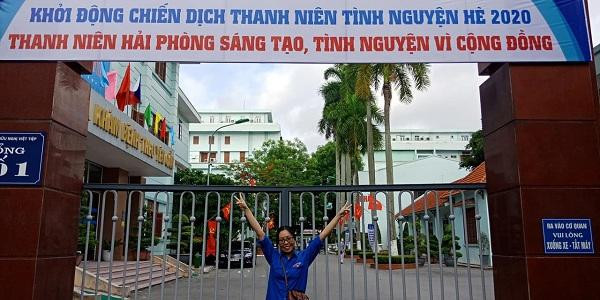 Thanh Thảo là sinh viên tích cực tham gia hiến máu nhân đạo, cô nàng đã 14 lần hiến máu trong màu áo xanh tình nguyện.