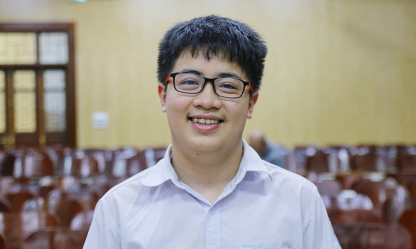 Ngô Quý Đăng (trường ĐH Khoa học Tự nhiên, ĐHQG Hà Nội) - giải Nhất kỳ thi Olympic sinh viên Toán.