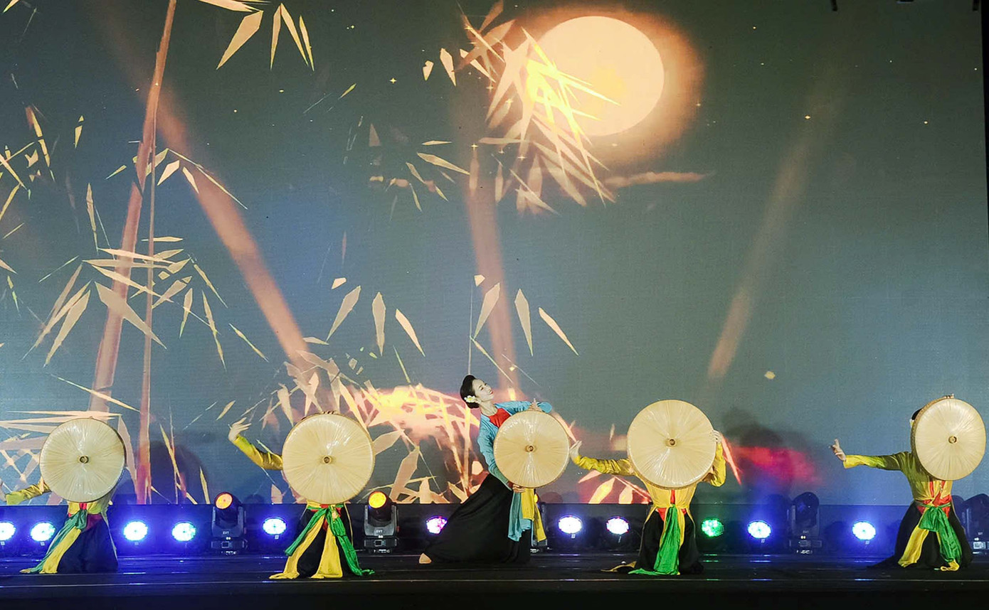 Các tiết mục được biểu diễn tại chương trình. Các tiết mục được biểu diễn tại chương trình.