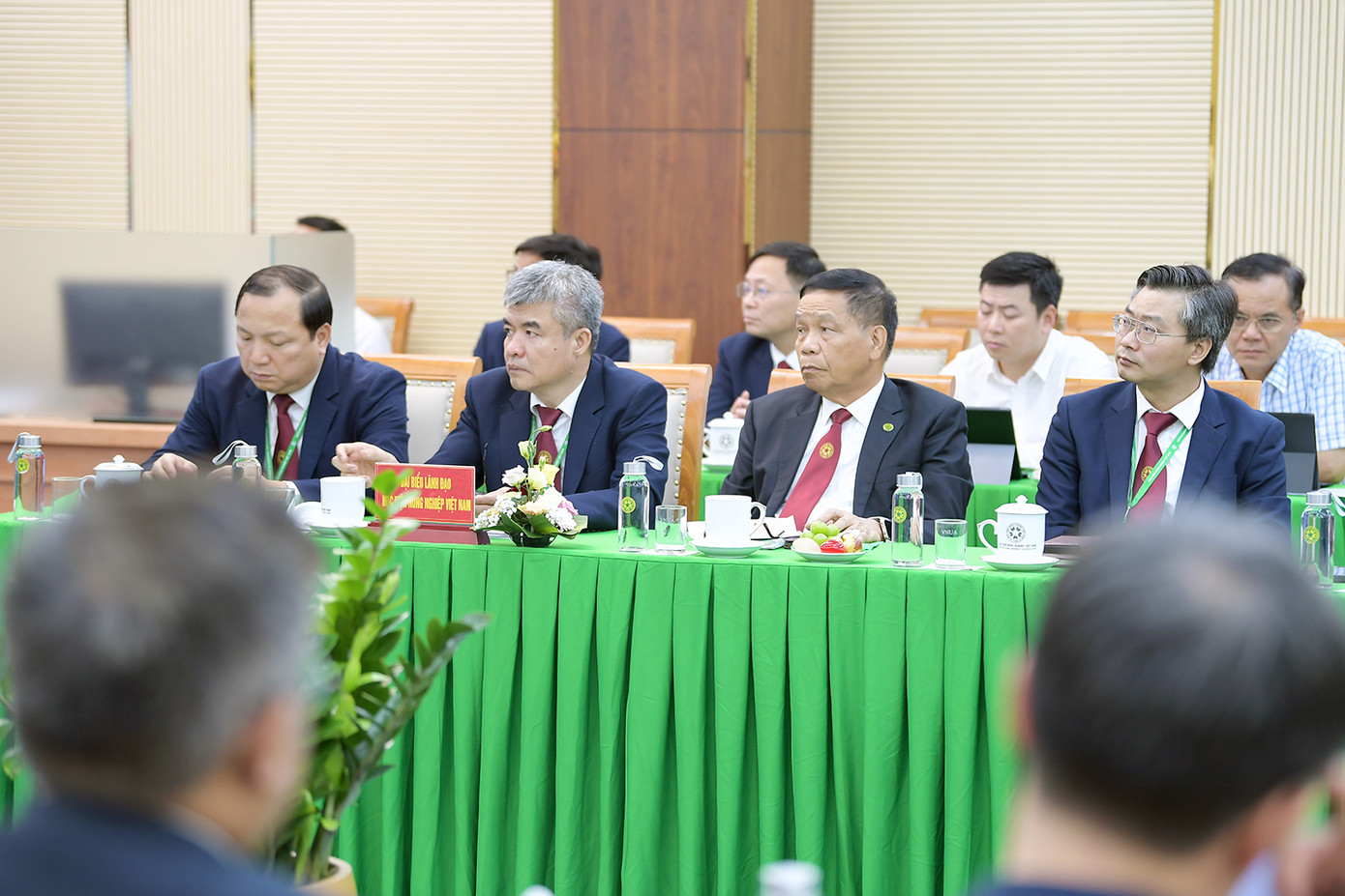 Lãnh đạo và các nhà khoa học tại Hội nghị.