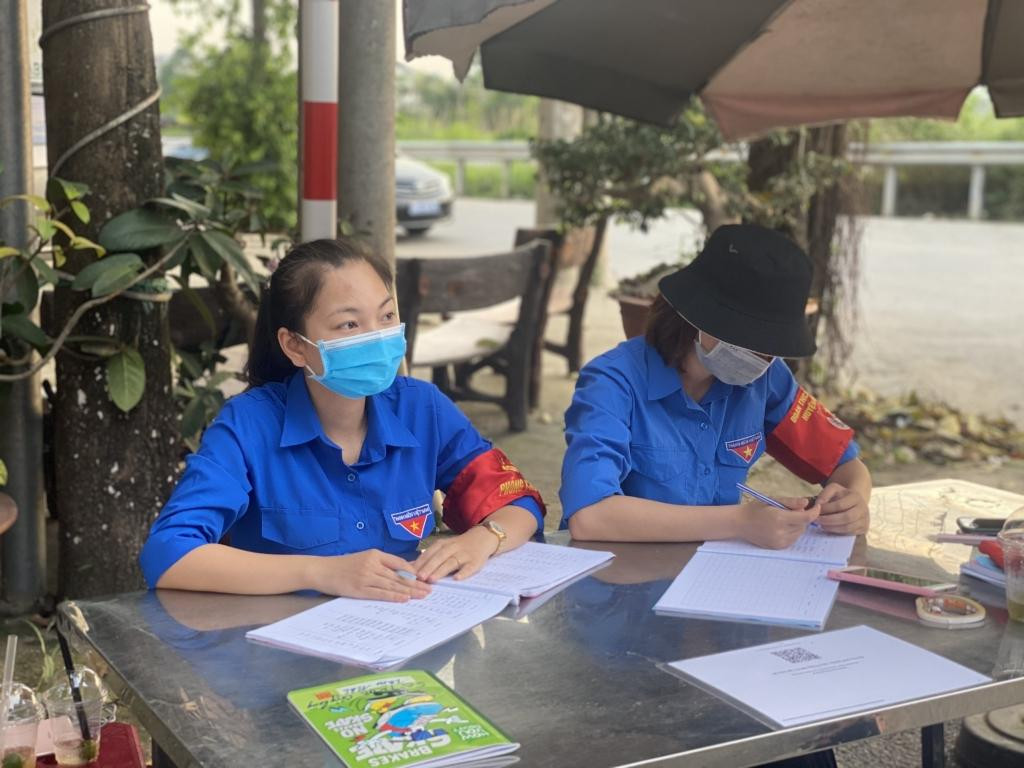 Thời gian qua thanh niên tình nguyện huyện Đông Anh tích cực tham gia công tác phòng, chống dịch. Thời gian qua thanh niên tình nguyện huyện Đông Anh tích cực tham gia công tác phòng, chống dịch