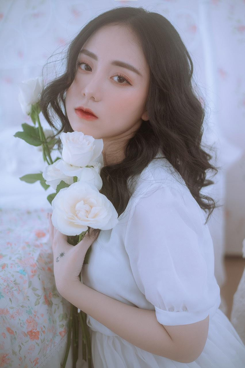 Nữ giáo viên được yêu thích trên mạng xã hội.