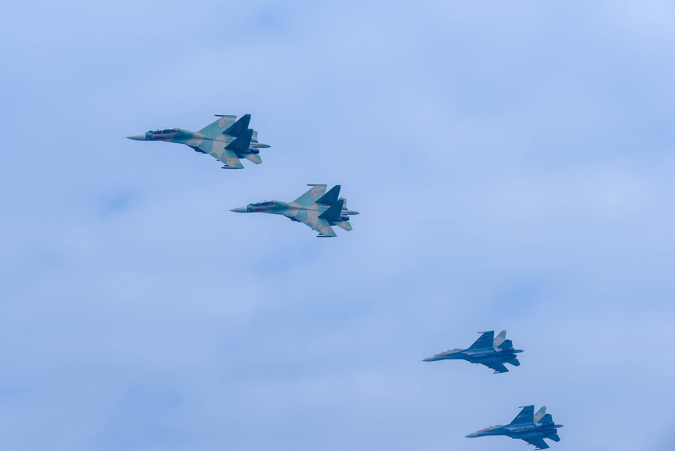 SU-30 MK2 là dòng máy bay tiêm kích hiện đại nhất Không quân Việt Nam. SU-30 MK2 là dòng máy bay tiêm kích hiện đại nhất Không quân Việt Nam.