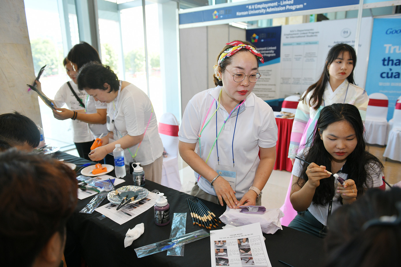 Giao lưu tìm hiểu văn hoá hai nước Việt Nam - Hàn Quốc.