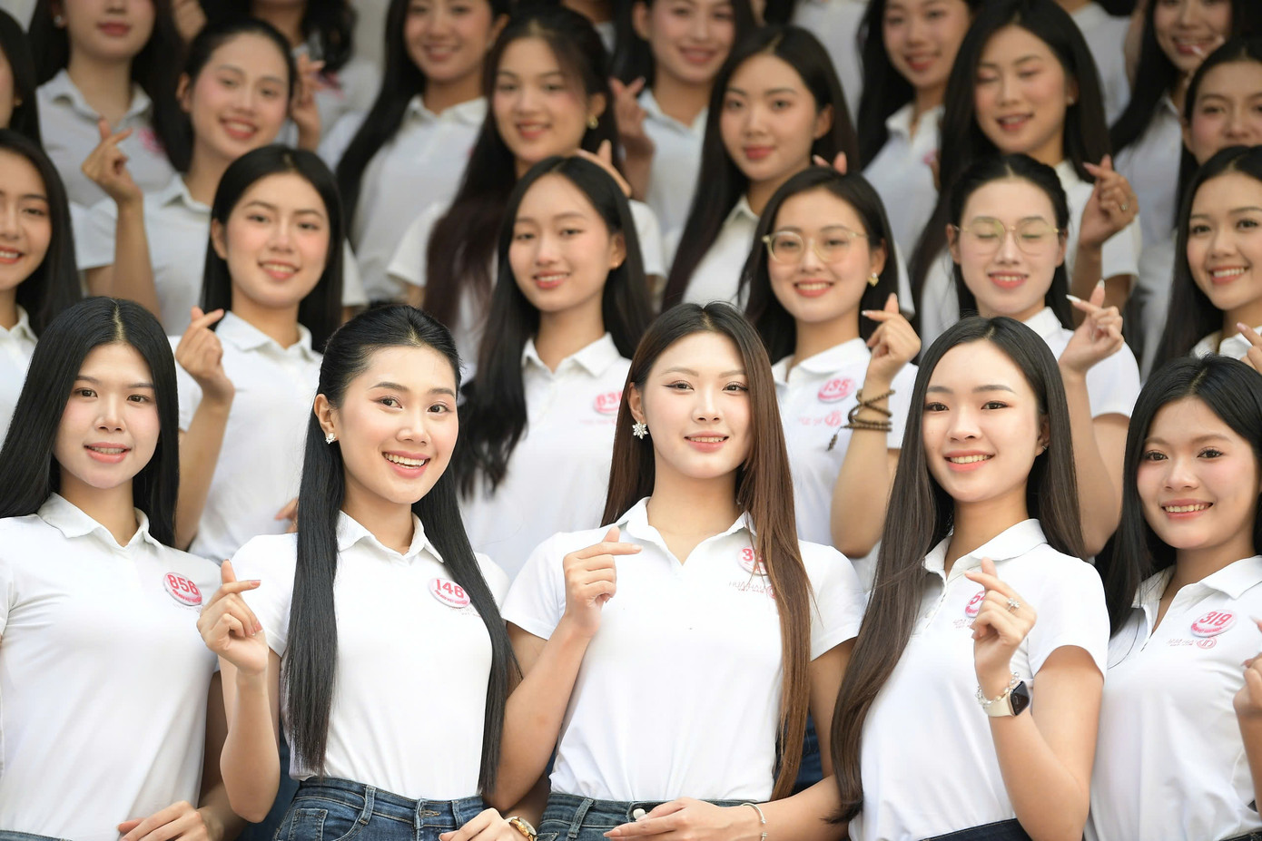 Cận cảnh nhan sắc và bản lĩnh của 41 thí sinh ‘Hoa hậu Việt Nam’ 2024 trong chuyến thăm Báo Tiền Phong.