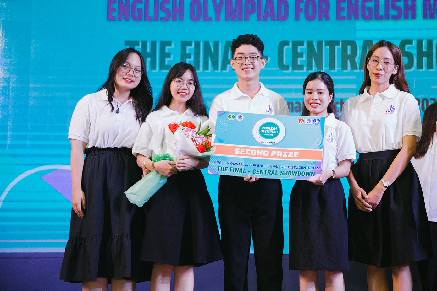 Hạnh Nguyên tham gia nhiều hoạt động, cuộc thi và dành nhiều thành tích ấn tượng.