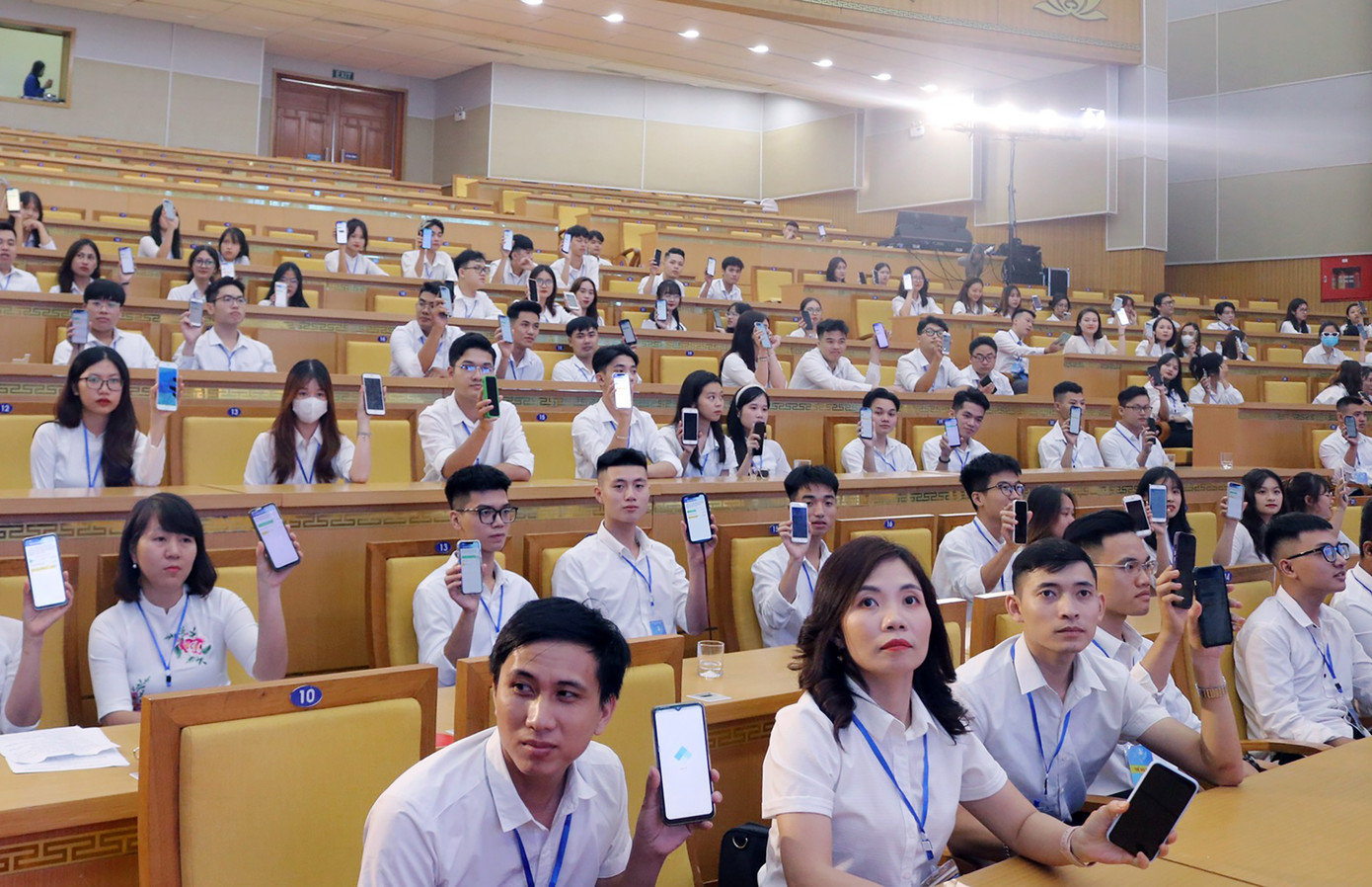 Đại hội Đại biểu Hội Sinh viên tỉnh Hưng Yên lần thứ IV, đã bước vào phiên làm việc đầu tiên, với sự tham dự của 210 đại biểu, đại diện cho hơn 12.000 sinh viên trong tỉnh.