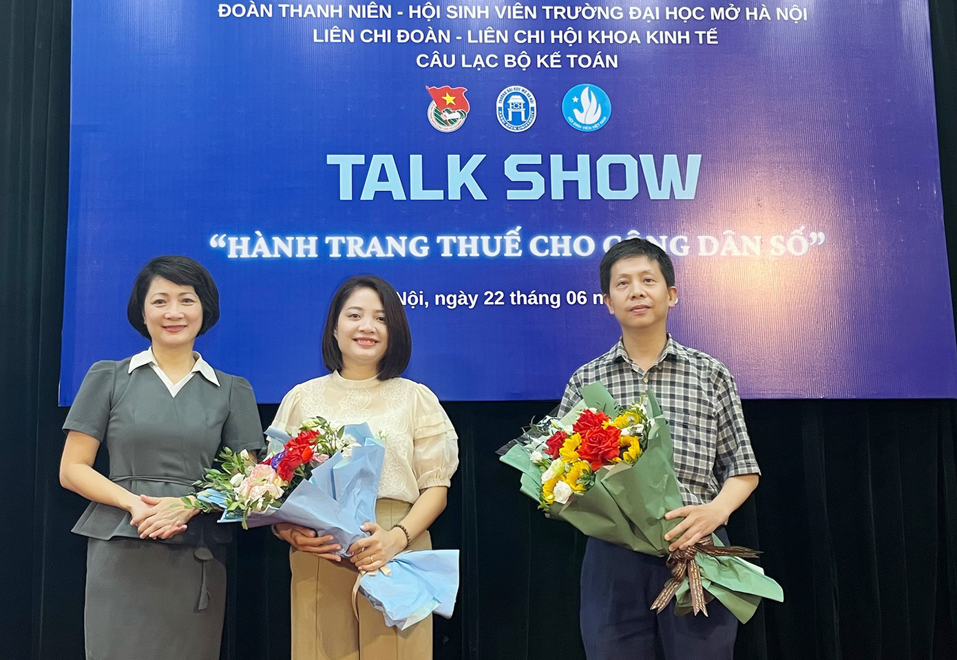 Các diễn giả tham gia chương trình. Các diễn giả tham gia chương trình.