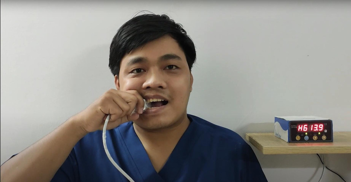 Các thành viên trong nhóm thử nghiệm thiết bị.