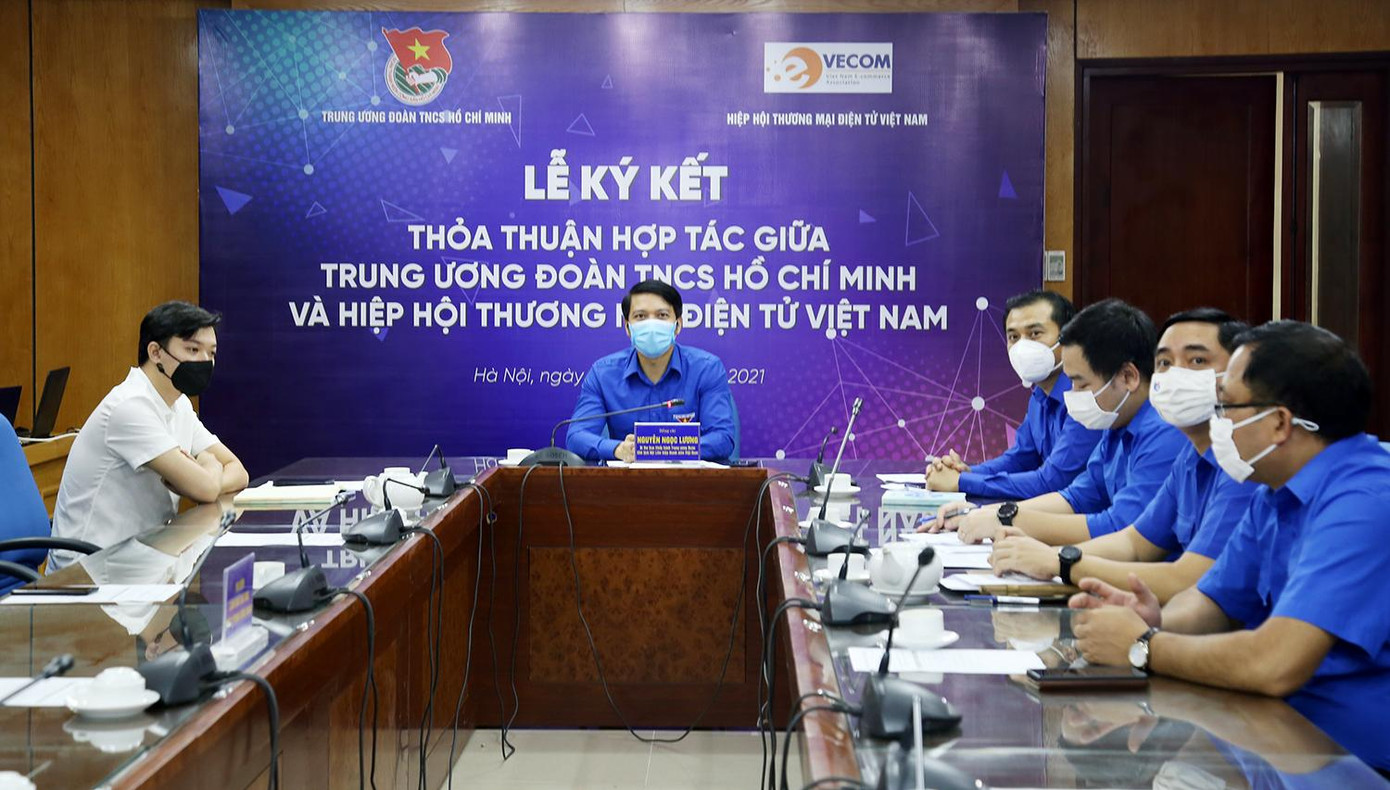 Anh Nguyễn Ngọc Lương, Bí thư T.Ư Đoàn, Chủ tịch T.Ư Hội LHTN Việt Nam dự và chủ trì Lễ ký kết. Anh Nguyễn Ngọc Lương, Bí thư T.Ư Đoàn, Chủ tịch T.Ư Hội LHTN Việt Nam dự và chủ trì Lễ ký kết.