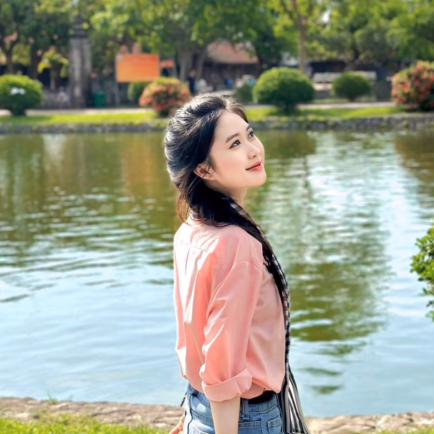 Bên cạnh thành tích học tập, Huyền Trang còn tích cực tham gia các hoạt động ngoại khóa và phong trào sinh viên. Ảnh: NVCC Bên cạnh thành tích học tập, Huyền Trang còn tích cực tham gia các hoạt động ngoại khóa và phong trào sinh viên. Ảnh: NVCC